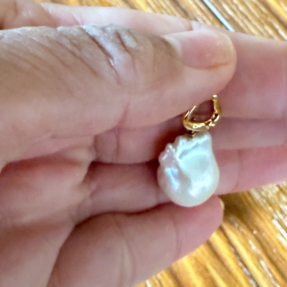Elegant Gold and Pearl Drop Earrings - Picture 8 of 12